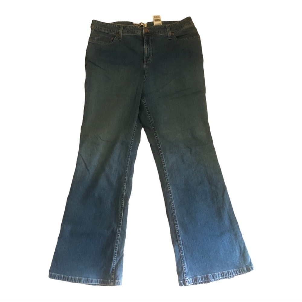Women's Levis Bleu Jeans Size 16 Short in Excellent Used Condition